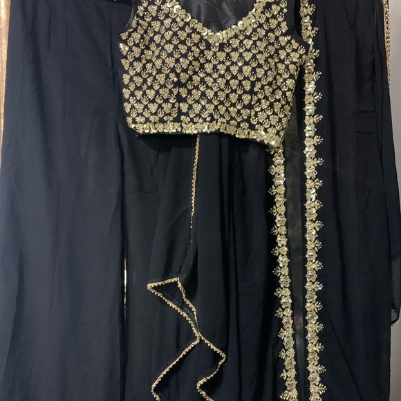 Sharara suit - Picture 10 of 12
